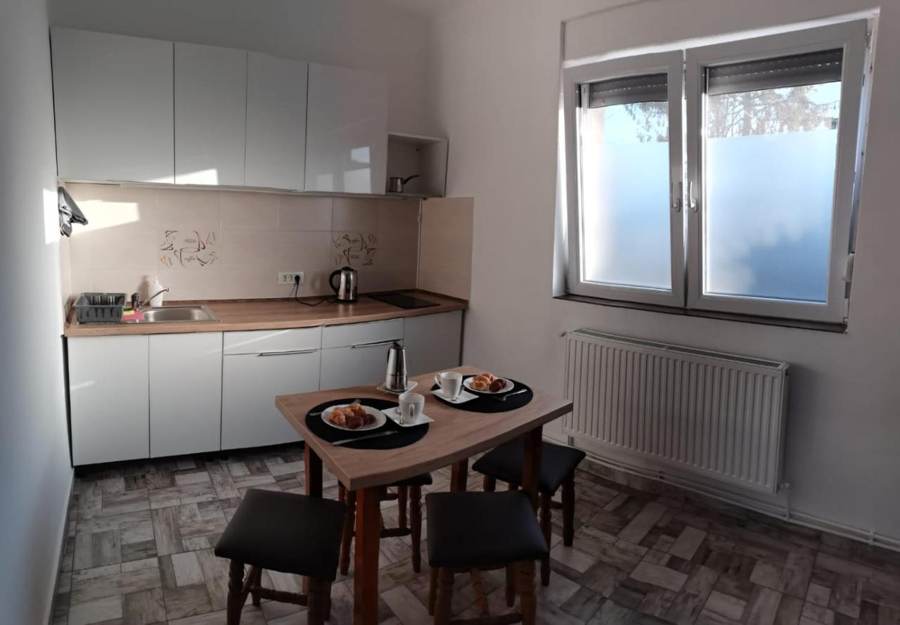 Carla'S Place Ap1 Oradea Exteriér fotografie